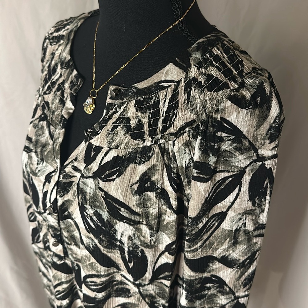 NWOT BOBEAU Long Sleeve Blouse - Picture 2 of 5
